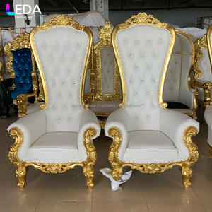 LEDA King et Queen sont assis sur la chaise de canapé de style trône doré à haut dossier, une chaise de mariage royale luxueuse. - Product Image 2