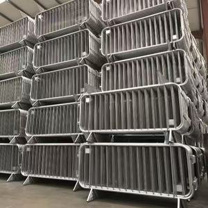 Barrera Metálica Temporal Personalizada para Control de Multitudes y Separación de Vías - Product Image 3