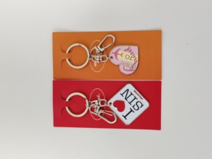 Llaveros Exclusivos de Aleación de Zinc con Logotipo Impreso Digitalmente para Promociones Minoristas y Comodidad Diaria - Product Image 3