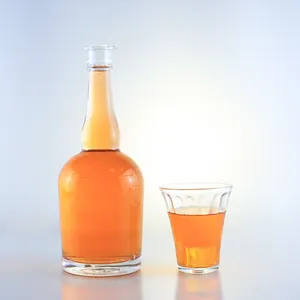 Silindirik uzun boyun cam şişe yüksek çakmaktaşı tequila rum şampanya brendi viski cam likör şişesi mantar ile