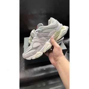 Nouvelle Tendance 9060 Chaussures de Sport Homme et Femme Marque Célèbre Baskets Respirantes Style Marche Course à Pied - Product Image 1