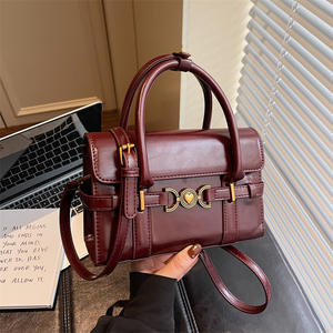 Bolso <span class=keywords><strong>de</strong></span> Hombro Retro Novedoso 2026 para Mujer, Diseño <span class=keywords><strong>de</strong></span> Corazón, Cuadrado, Venta al por Mayor - Product Image 1