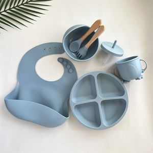 Ensemble de repas en silicone sans BPA pour bébé et enfant, design mignon, bol à ventouse et tasse à bec verseur avec assiettes compartimentées pour les tout-petits - Product Image 4