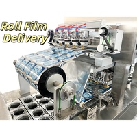 Machine de remplissage et de scellage automatique de gobelets en plastique pour thé au lait Boba et jus, utilisée en usine pour les boissons