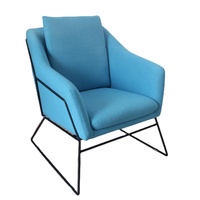 Fauteuil individuel en tissu blanc et bleu à motif de roses pour chambre à coucher, appartement, design moderne et contemporain