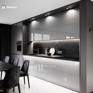 خزائن مطبخ فاخرة من الخشب والـ PVC بتصميم عصري جاهز للتركيب (RTA)، مجموعة أثاث مطبخ كاملة رمادية فاتحة لامعة قابلة للتخصيص بنمط شاكر - Product Image 3