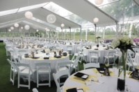 Chaise pliante en résine Wimbledon plastique blanc location pour salle à manger intérieure hôtel restauration extérieure fête mariage mobilier d'extérieur