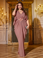 Robe de soirée longue moulante rose grande taille à col en V, manches chauve-souris fendues, dos nu, ornée de fleurs et de perles, avec ourlet froncé