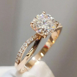 Anello Q163 in Oro Rosa con Diamante Taglio Brillante Rotondo, Diamante Naturale, Gioiello Classico da Donna per Fidanzamento - Product Image 1