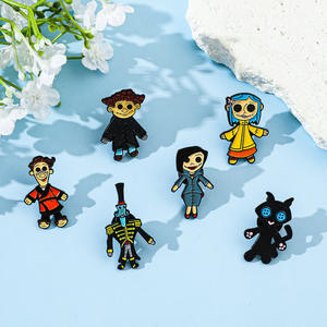 ホラーアニメ映画「コラライン」をテーマにしたブラックメタルエナメルラペルブローチバッジピン、工場卸売価格で大セール中 - Product Image 2