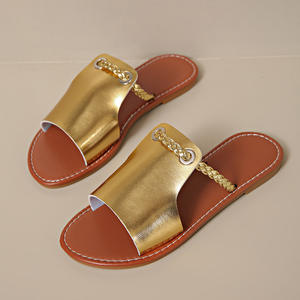 Nuevos zapatos de mujer, Sandalias planas cruzadas de cabeza cuadrada para verano, chanclas simples, zapatillas de mujer, zapatillas de playa - Product Image 1