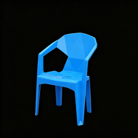 Chaise de salle à manger d'extérieur en plastique pas chère, empilable, moderne, pour événements et plage