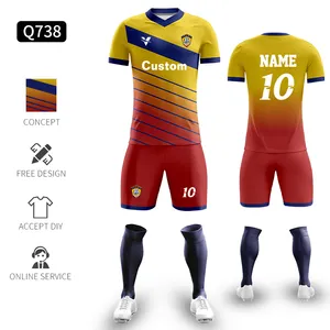 Vente en gros d'uniformes de football pour adultes par sublimation personnalisés Maillots de football à séchage rapide bon marché Ensembles de maillots de football respirants pour hommes L303