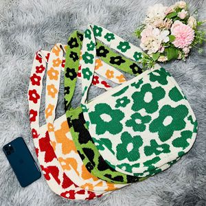 Nuova Borsa a Mano Unisex 2024 di Design Coreano, in Maglia Crochet Traspirante, Alta Capacità, Tinta Unita, in Cotone - Product Image 4