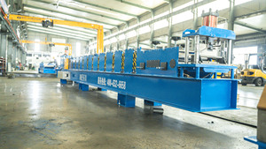 آلة تشكيل ألواح الأرضيات ذاتية الدعم مع توفر قوالب مخصصة - Product Image 2