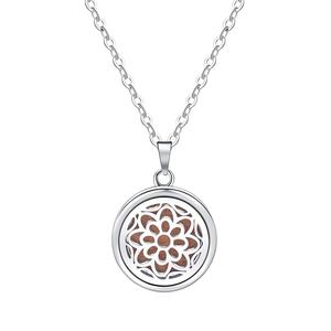 Collier pendentif diffuseur d'huiles essentielles en acier inoxydable tendance, en forme de cœur creux - Product Image 5