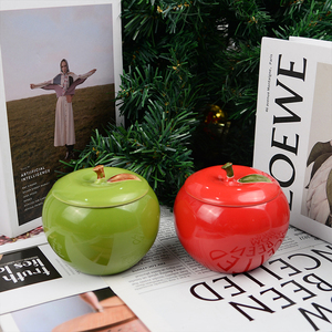 Bougies parfumées en céramique à la pomme de Noël Cire de soja naturelle dans un pot en verre d'aromathérapie Longue durée pour le bureau à domicile - Product Image 2