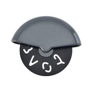 Cortador de Pizza Metálico Plegable Antiadherente y Duradero para Cortar Masa Fina sin Esfuerzo, de Primera Calidad, Elegante y Afilado - Product Image 4