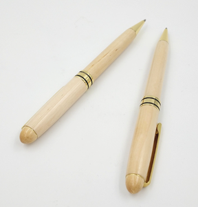 Bolígrafo de madera de arce hecho a mano con punta de bola - Product Image 4
