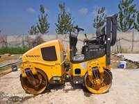 Compacteur routier compact Volvo DD25B de 2,5 tonnes, peinture d'origine. Mini-compacteur routier Volvo DD25B.