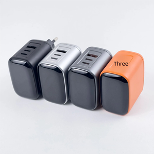 Chargeur d'écran rapide 65W GaN+TFT avec écran couleur+trois ports 2C1A+PD3.0 pour téléphone, tablette, ordinateur portable, voyage mondial - Product Image 1