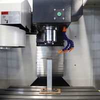 Centre d'usinage vertical CNC VMC640, système FANUC 3 axes, broche BT40, machine de fraisage CNC pour l'usinage de précision des métaux