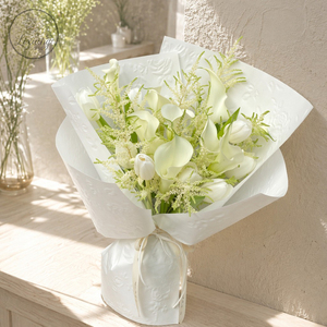 Lot de 10 papiers d'emballage kraft floraux écologiques et recyclables de 50x50cm pour bouquets de fleurs fraîches et emballages cadeaux - Product Image 3