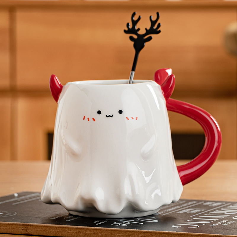 Red little devil-cup + antler spoon