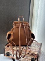 2026 Şık Yeni Gelen Kadın Retro Moda Tasarımcı Stili Sırt Çantası Trend Ins Tk Popüler Çantalar Üniversite Günlük ve Seyahat İçin