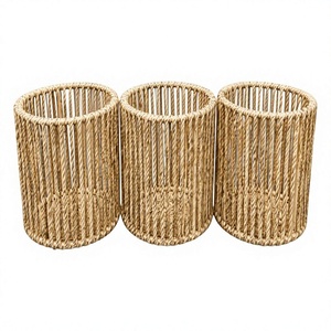 Panier de rangement moderne et écologique en jonc de mer et en fer avec porte-papier toilette et design multifonctionnel - Product Image 1