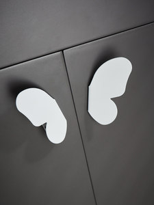 Butterfly-Shaped Brushed Brass Cabinet Handles for Wardrobe <strong>Doors</strong> Drawers Cupboards Shoe Cabinets - Product Image 2