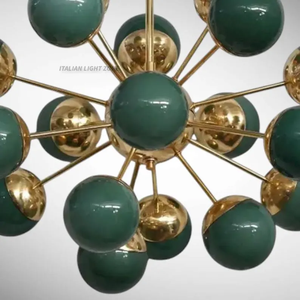 Lustre Sputnik moderne du milieu du siècle en laiton et verre vert, élégant, à plusieurs bras, pour salle à manger - Product Image 3