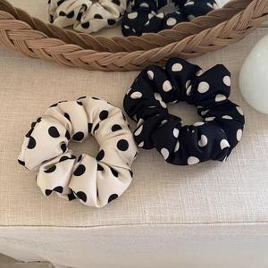 Scrunchie ฟองน้ำสำหรับเด็กผู้หญิง, อุปกรณ์เสริมผมสีดำและสีขาวลายจุดฟองน้ำและคอตตอนสำหรับใส่ลำไส้ใหญ่ - Product Image 2