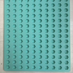 Moule en silicone CB pour bonbons gélifiés fonctionnels, souple, compatible avec les déposeurs universels et les suppléments gélifiés industriels - Product Image 4