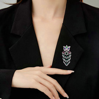 Broche Yuanlong de style chinois moderne, motif danse du lion, avec pompon et motif animal porte-bonheur, accessoire de mode rétro pour veste et pull