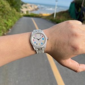 Reloj de Pulsera 360 Blinding Fashion Bust con Caja de Cristal de Zafiro Completamente Adornada, Correa de Diamantes Mecánica, Esfera Clásica con Fecha, Ideal para la Alfombra Roja - Product Image 3