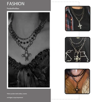 Collier ras du cou punk rond avec pierres disco, chaîne de chapelet en verre cristal noir multiple, pendentif croix à 3 couches