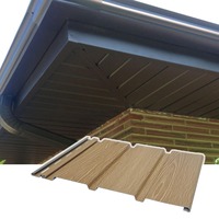 Panneau de soffite en PVC en gros, étanche, ventilé, aspect bois, résistant aux UV, pour toiture extérieure