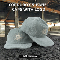 Gorras Personalizadas de 5 Paneles con Visera Plana, de Tela de Pana, con Estampado por Sublimación, Diseño Informal, Deportivo y Formal, con Patrón de Letras e Imagen Dorada