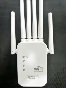 เครื่องขยายสัญญาณไวไฟไร้สาย 1200Mbps สำหรับภายในบ้าน รองรับเครือข่าย 5G พร้อมปุ่ม WPS และฟังก์ชั่นขยายสัญญาณไวไฟ - Product Image 2