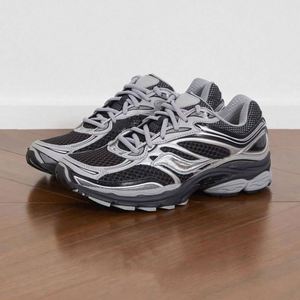 Zapatos de Diseñador Sauconies para Hombre y Mujer, Zapatillas Deportivas de Cuero Triple Negro para Correr al Aire Libre - Product Image 1