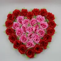 Yapay gül kalp şekli çiçek çelenk düğün dekorasyon için