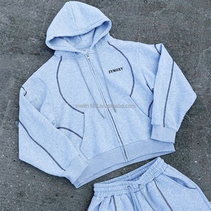 Ensemble de survêtements personnalisés pour fabricants de vêtements : sweats à capuche noirs à surpiqûres contrastées et pantalons de jogging amples gris pour hommes - Product Image 3