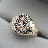Maßgefertigter Damenring 10K Massivgold Labor-Gezüchteter Diamant Stern-Gravur & Diamantbesatz Jungfrau Maria Ring