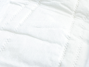Serviettes hygiéniques écologiques en tissu non tissé naturel pour femmes, sûres et saines pour l'hygiène féminine quotidienne. - Product Image 6