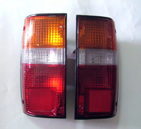 Nouvelles pièces de rechange automobiles, lampes de voiture, feux arrière gauche et droit pour Toyota Pickup Hilux 1984 1985 1986 1987 1988