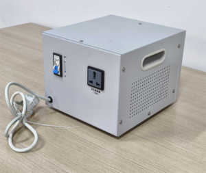 Stabilisateur de tension automatique 3KVA 5KVA avec servomoteur monophasé AC 220V SVC Régulateur de tension automatique AC - Product Image 6