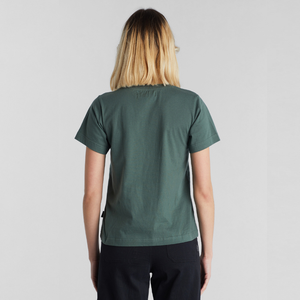 เสื้อยืดผู้หญิงเนื้อผ้านุ่ม สวมใส่สบาย ดีไซน์เรียบง่าย เหมาะสำหรับใส่ในชีวิตประจำวัน ให้ความรู้สึกผ่อนคลาย สวมใส่สบาย และมีสไตล์อย่างง่ายดาย - Product Image 6