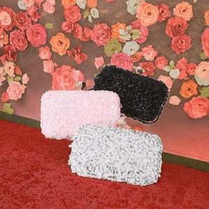 Sac à main de luxe pour femme inspiré de l'océan avec strass, idéal pour les mariages et les événements de gala. Parfait pour les fêtes et les événements. - Product Image 3