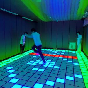 Gạch lát sàn tương tác 30x30cm cho phòng thoát hiểm & đấu trường hoạt động | trò chơi Lưới <span class=keywords><strong>pixel</strong></span> với hệ thống kiểm soát cực đoan - Product Image 2